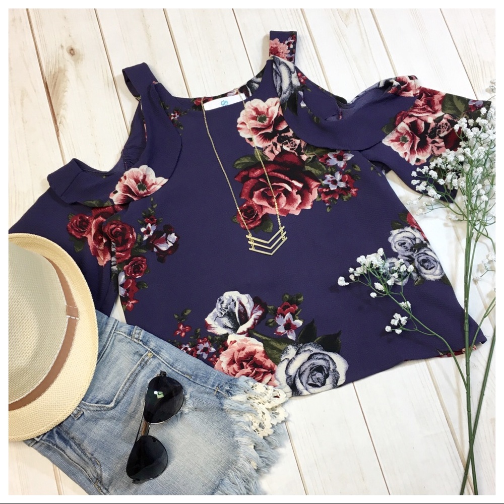 ✨LAST✨Eggplant cold shoulder floral ruffle top - Picture 3 of 7